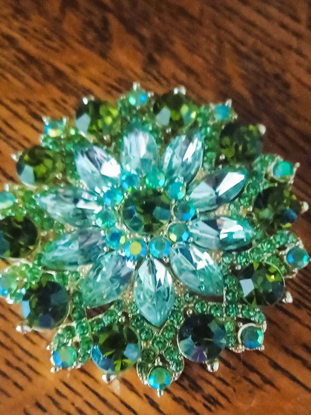 Lovely Sparkling All Green Rhinestone Brooch